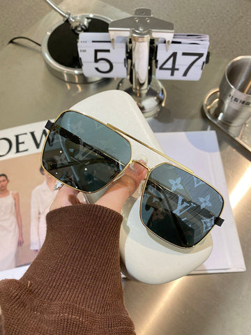 EC - LOV Sunglass - 108