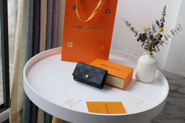 EC - LOV Wallet - 1018
