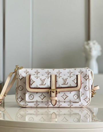 EC - LOV Bags - 1574