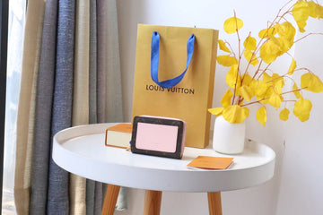 EC - LOV Wallet - 012
