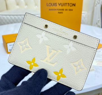 EC - LOV Bags - 2467