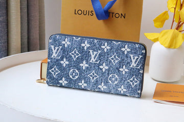 EC - LOV Wallet - 056