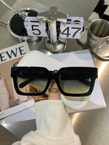 EC - LOV Sunglass - 147