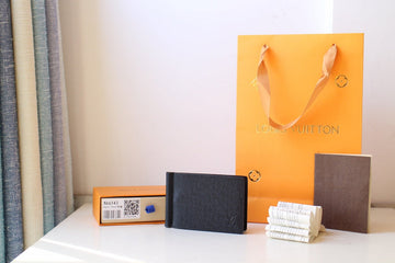 EC - LOV Wallet - 933