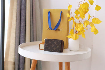 EC - LOV Wallet - 087
