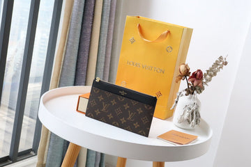 EC - LOV Wallet - 640