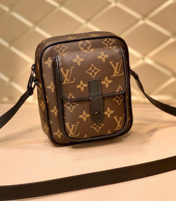 EC - LOV Bags - 2774