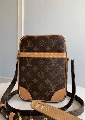 EC - LOV Bags - 2000