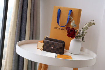 EC - LOV Wallet - 1404