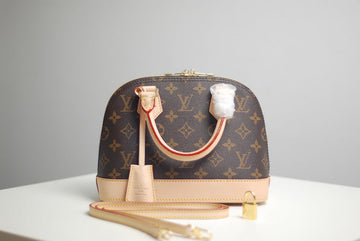 EC Fashion Lu-Vi bags - 8260
