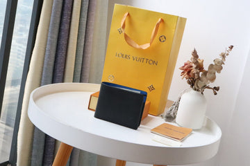 EC - LOV Wallet - 977