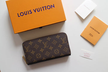 EC - LOV Wallet - 1308