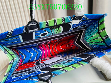 Christian Dior Luxury Bag - The Tote   348