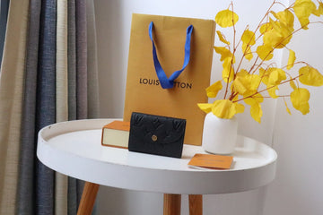 EC - LOV Wallet - 051