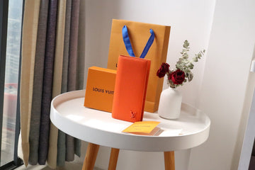 EC - LOV Wallet - 1004