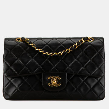 Medium Classic Lambskin Double Flap
