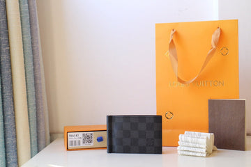 EC - LOV Wallet - 937