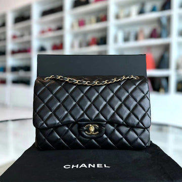 Jumbo Double Flap Classic Flap Quilted Lambskin Black Golden Hardware Series 22