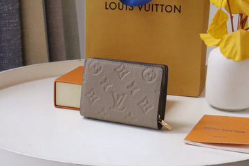 EC - LOV Wallet - 747