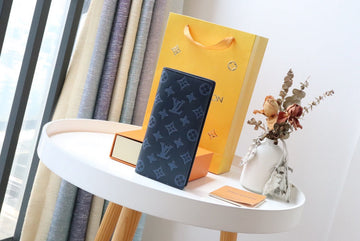 EC - LOV Wallet - 742
