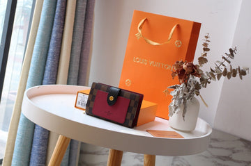 EC - LOV Wallet - 378