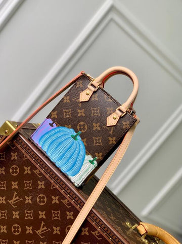 EC - LOV Bags - 1240