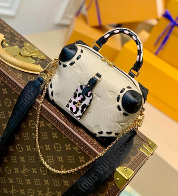 EC - LOV Bags - 2261