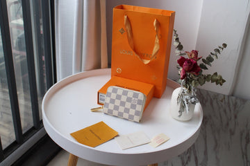 EC - LOV Wallet - 1032