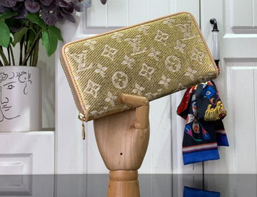 EC - LOV Bags - 1133