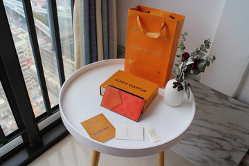 EC - LOV Wallet - 1012