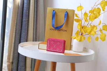 EC - LOV Wallet - 772