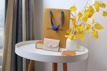 EC - LOV Wallet - 048