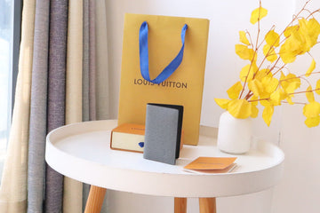 EC - LOV Wallet - 800