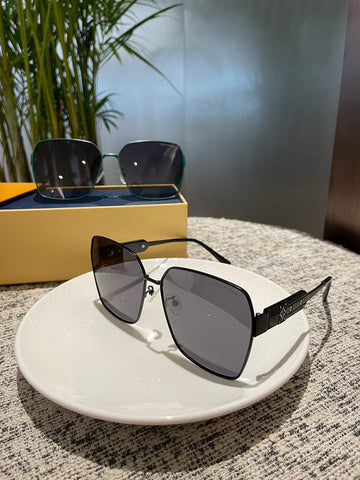 EC - LOV Sunglass - 161