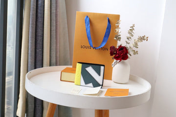 EC - LOV Wallet - 1005