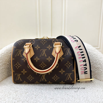 LV Speedy Bandouliere 20 in Monogram Canvas and Black Patterned Strap