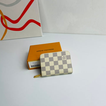 EC - LOV Wallet - 1080
