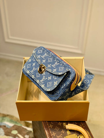 EC - LOV Women Bag - 1020