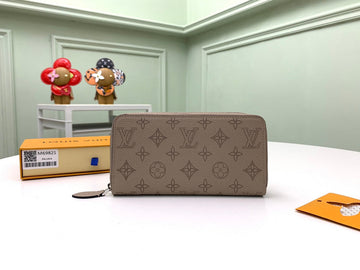 EC - LOV Wallet - 111