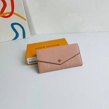 EC - LOV Wallet - 1227