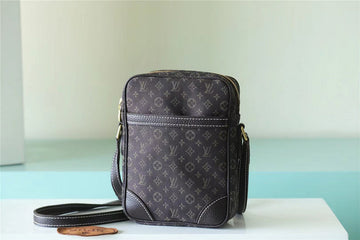 EC Fashion Lu-Vi bags - 9904