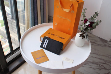EC - LOV Wallet - 318