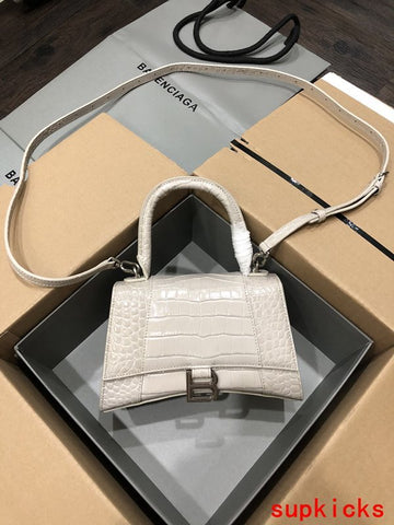 CS - BG Hourglass Bags - 053