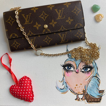 The Junco Wallet Crossbody -CS Monogram with Heart Chain