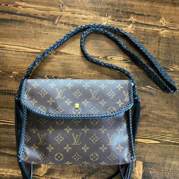 The Swan Messenger -CS Monogram in Black Crossbody