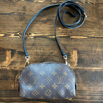 The Junco Crossbody Bag -CS Monogram in Black