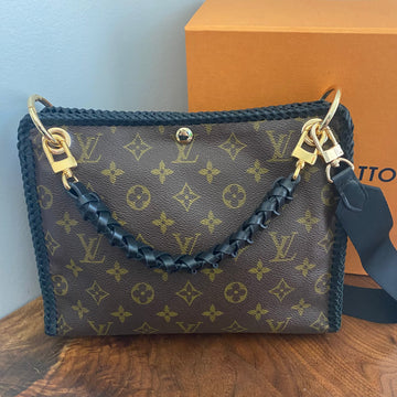 The Swan Crossbody -CS Monogram in Black