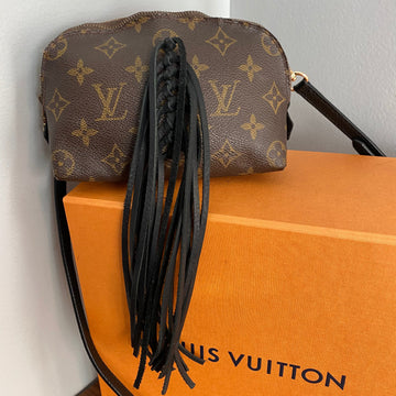 The Junco Crossbody -CS Monogram in Black Fringe
