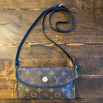 The Junco Crossbody Bag -CS Monogram in Black