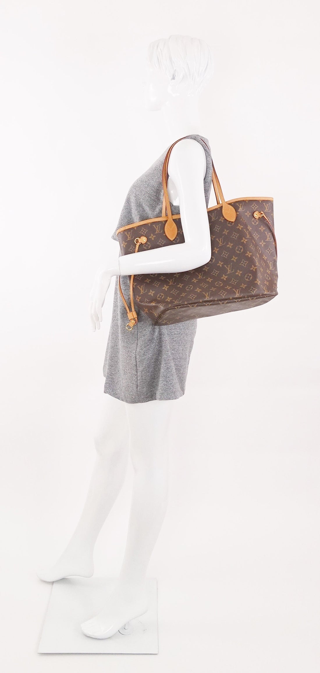 Louis Vuitto Neverfull MM Monogram Canvas Tote Bag